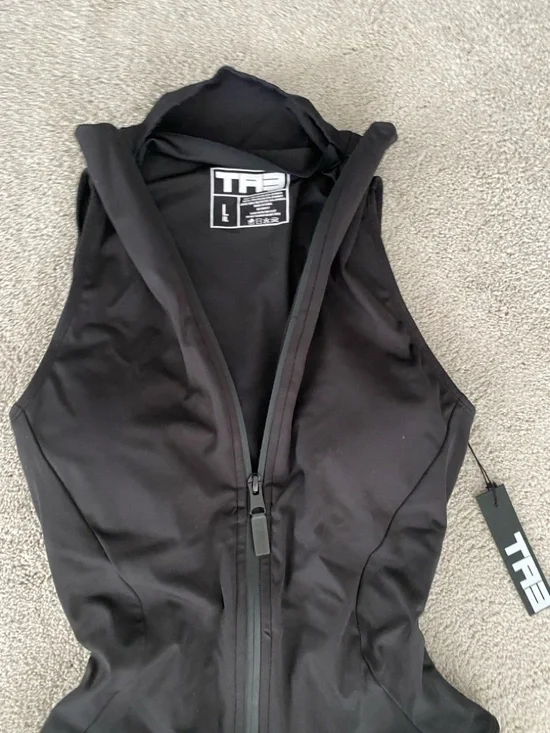 Hi Cut Sleeveless Surfy One-Piece Swimsuit - Picture 5 of 6